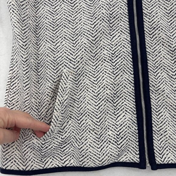 Weekends Chico's Vest Women's Size M Blue White Chevron Print Sleeveless Zip Up - Picture 5 of 11